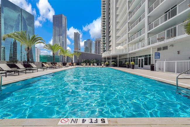 Building Photo - 1250 S Miami Ave