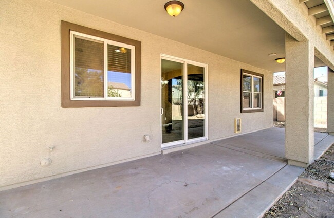 Building Photo - 15882 N 172nd Ln