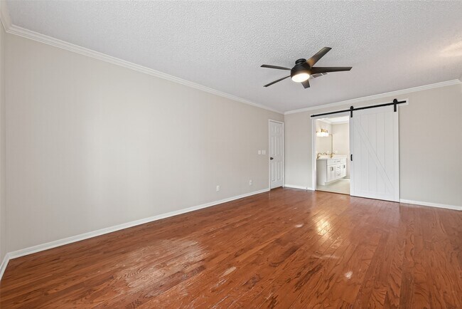 Building Photo - 106 Breezy Point Pl