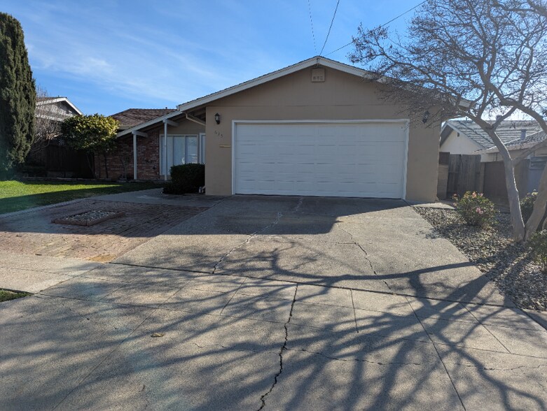 Building Photo - 635 Gisler Way