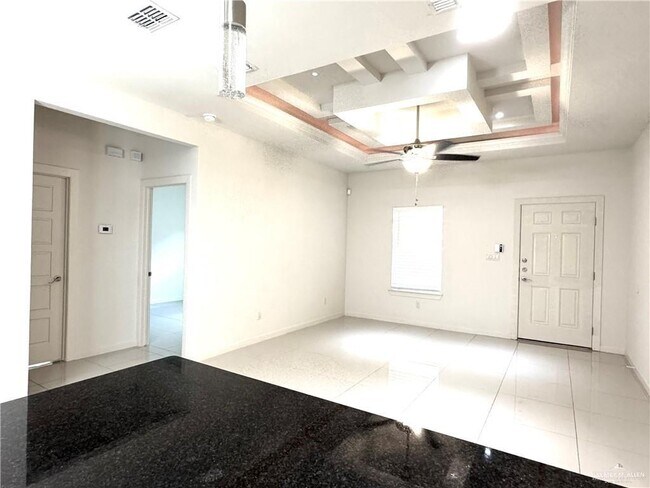 Building Photo - 18 Sabercat Ave