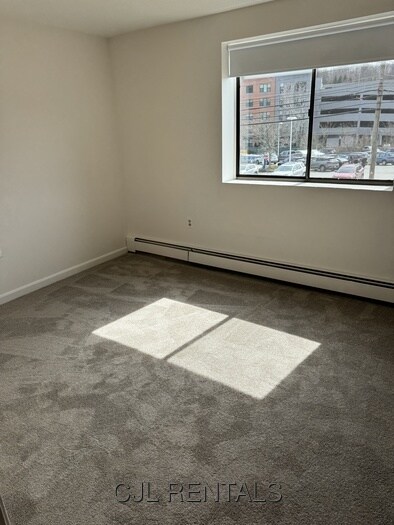 Building Photo - 71 Montvale Ave