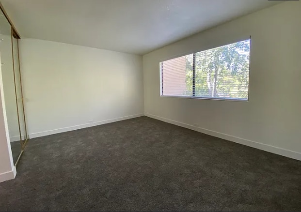 Building Photo - Charming 1bd/1ba Condo in Woodside HOA