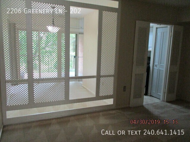 Building Photo - 2206 Greenery Ln