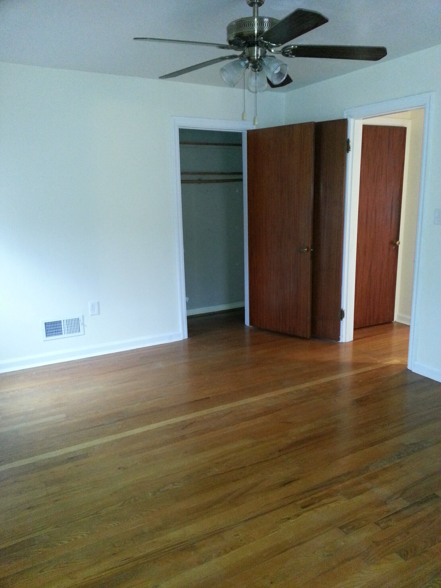 Building Photo - 804 Ellison Ave
