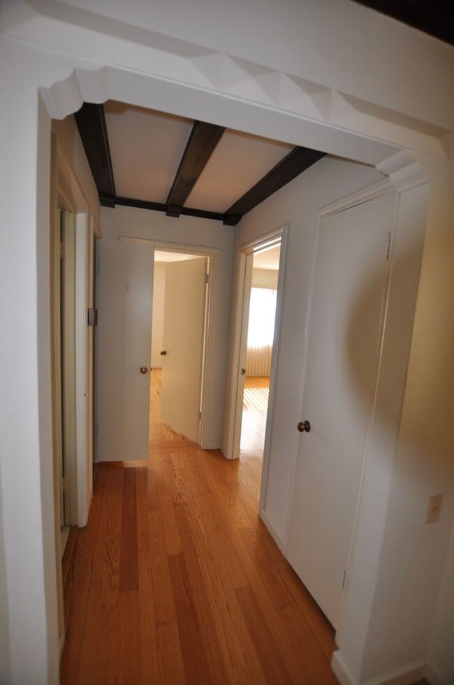 Building Photo - 1026 Kirkham St