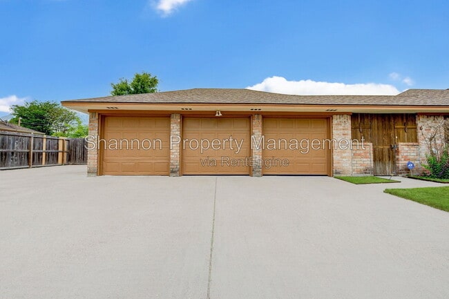 Building Photo - 5403 Clift Haven Dr