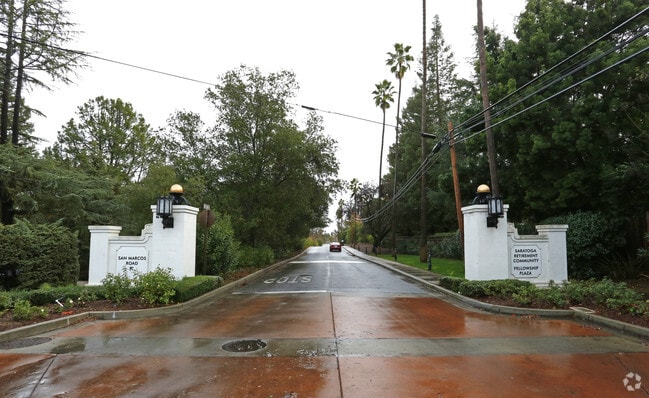Primary Photo - Fellowship Plaza
