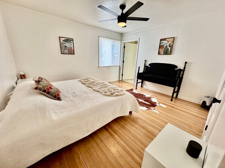 Building Photo - 715 Loma St