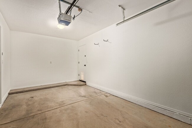 Building Photo - 3 Bedroom with Den in Chandler