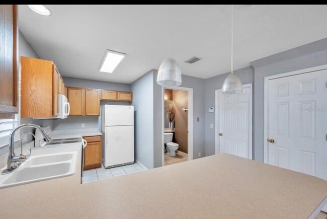 Building Photo - 13059 Thoroughbred Loop