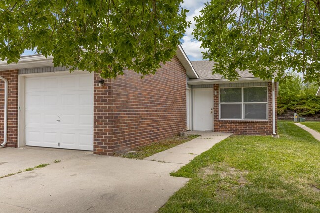 Building Photo - 3511 Portia St