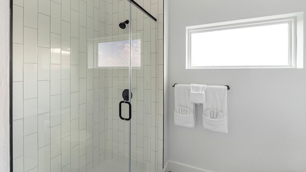 Building Photo - 2500 Longview St