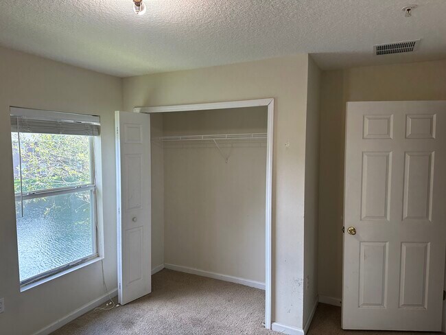 Building Photo - 9595 Amarante Cir