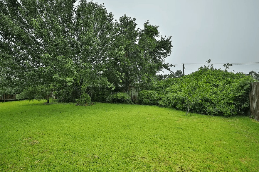 Building Photo - 208 Armand Bay Dr