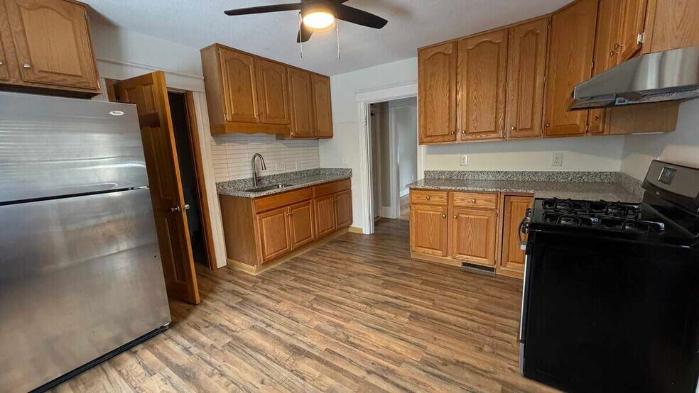 Building Photo - 108 Parsons St