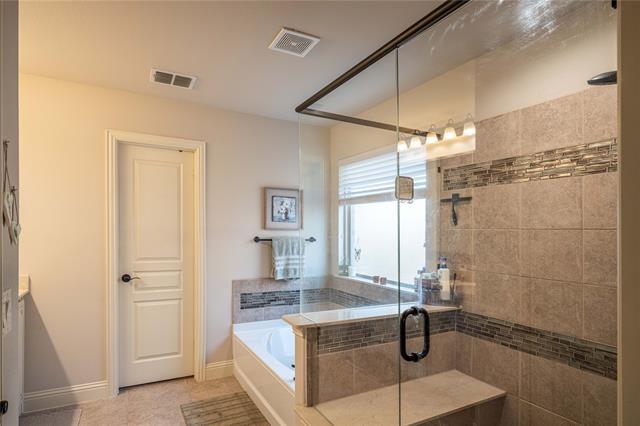 Building Photo - 9013 Athens Dr