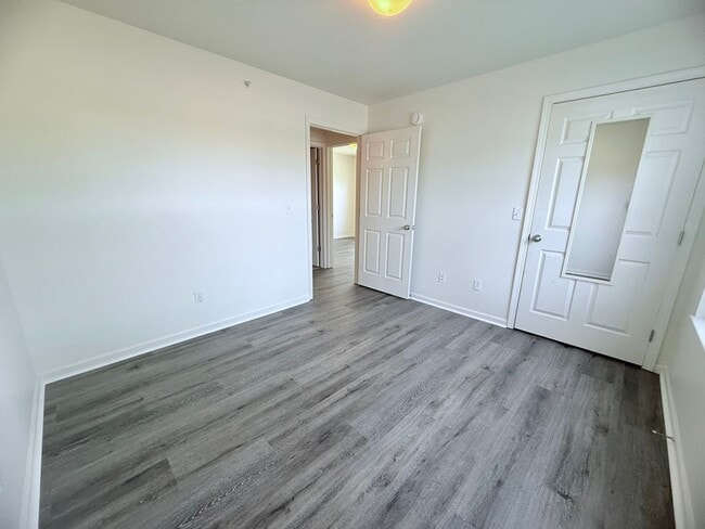 Building Photo - 3-BDR 2-BATH CONDO IN GRAND LEDGE