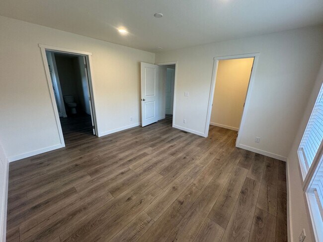 Building Photo - 315 Gerdes Ave