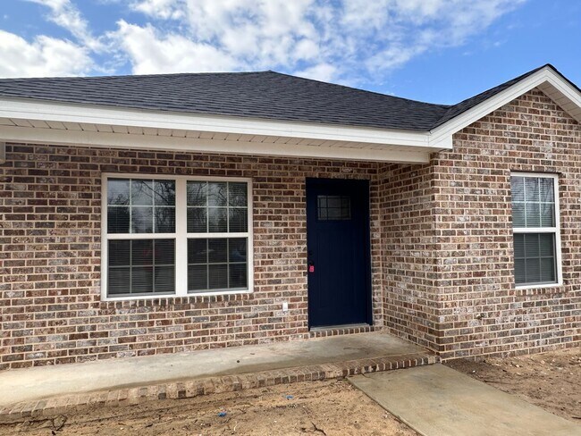 Building Photo - 3 Bed 2 Bath New Construction Brick Home