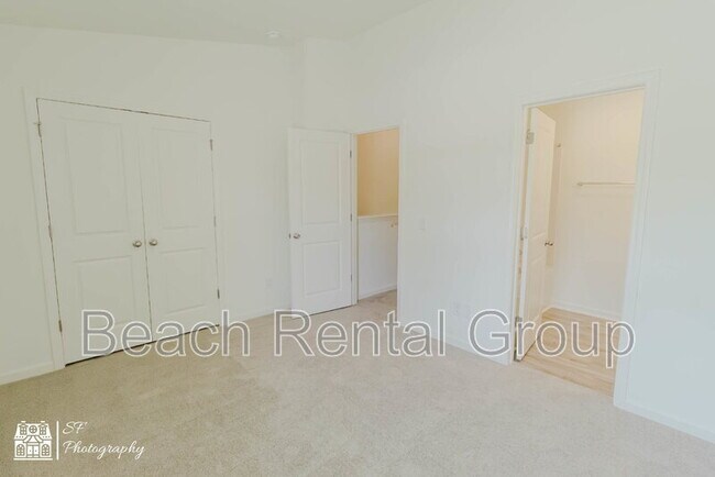 Building Photo - 122 Crescent Wy