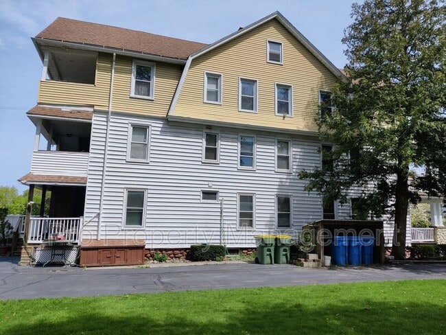 Building Photo - 638-638 Washington Ave