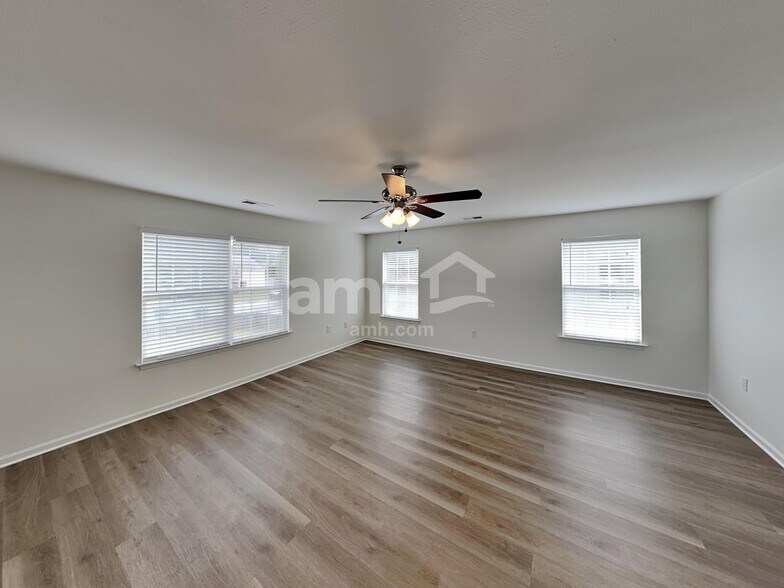 Building Photo - 10717 Pointer Ridge Dr