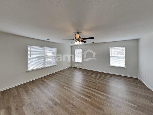 Building Photo - 10717 Pointer Ridge Dr