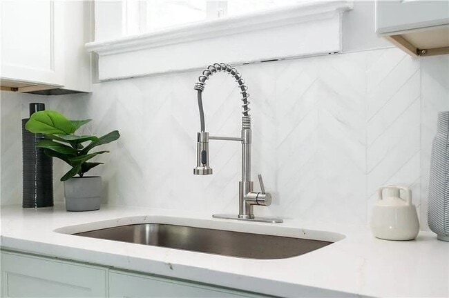 Building Photo - 943 Rose Cir SW