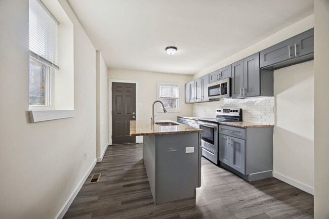 Building Photo - 5518 Pemberton St