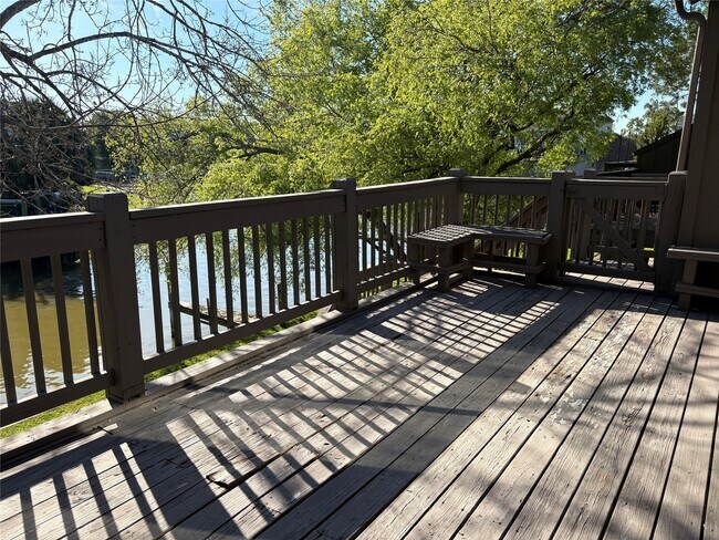 Building Photo - 18210 Bal Harbour Dr