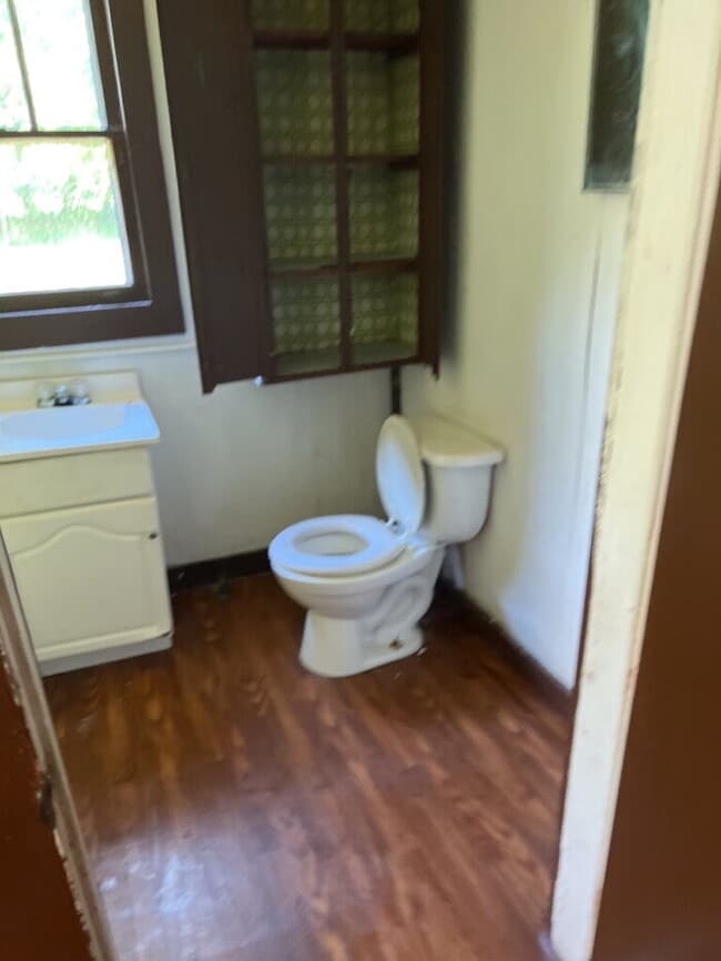 Building Photo - "Charming 2-Bedroom Retreat in Laurens - Perfect Comfort Awaits!"