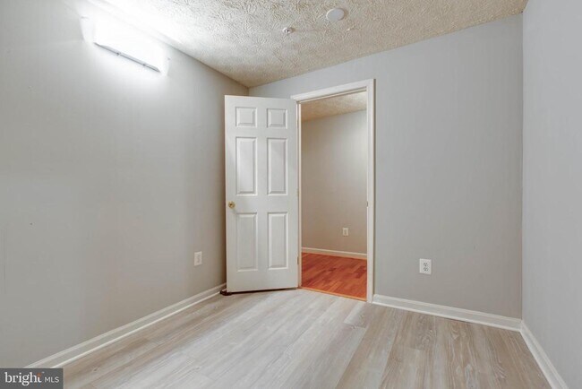 Building Photo - 3318 Hibiscus Ct