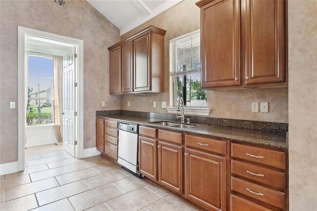 Building Photo - 109 Grand Champions Ln