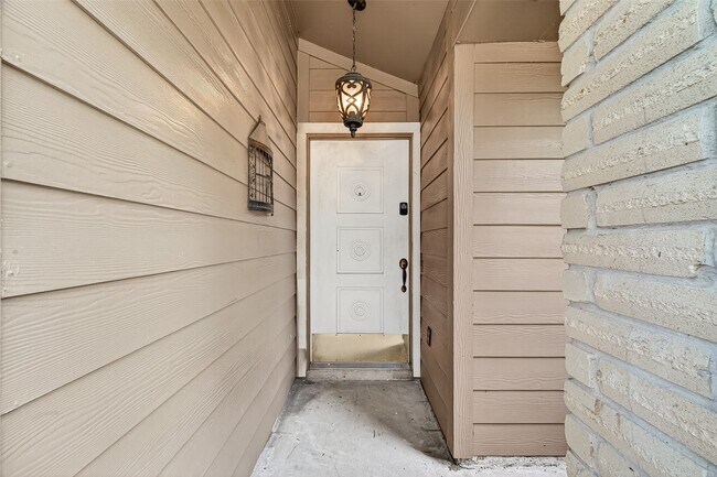 Building Photo - 7403 Shady Vale Ln