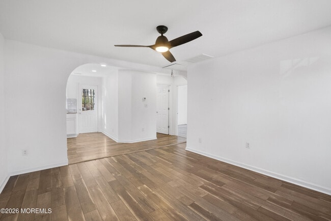 Building Photo - 28 Oak Ln