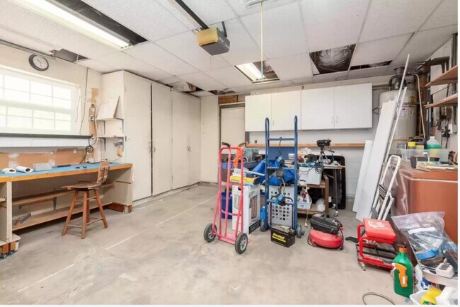 Building Photo - 45523 Lostwood Ave