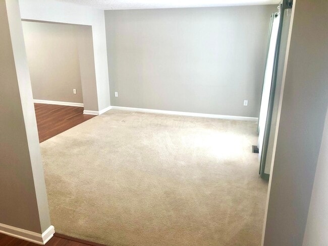 Building Photo - 2916 Abbey Knoll Dr