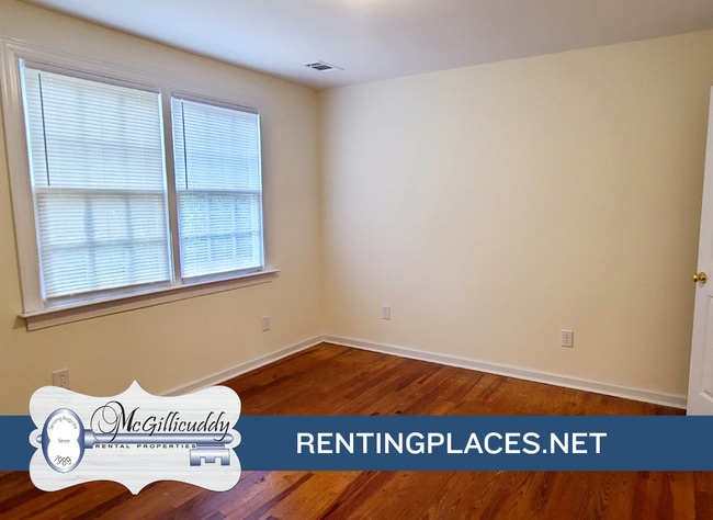 Building Photo - 1202 Holden Dr