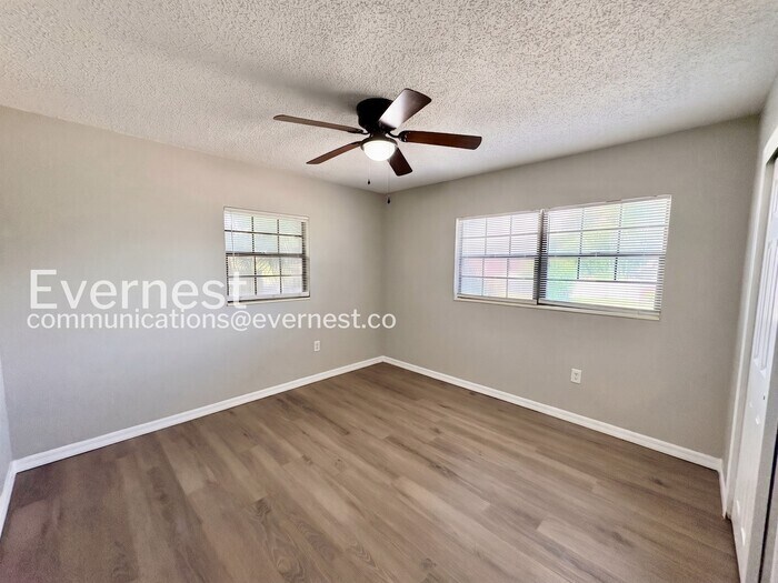 Building Photo - 2112 Wolf Rd