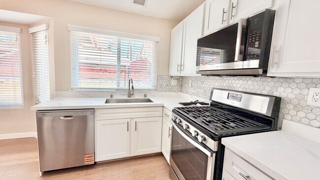 Building Photo - Recently updated Single-Story Home in the lovely community of Wildomar!