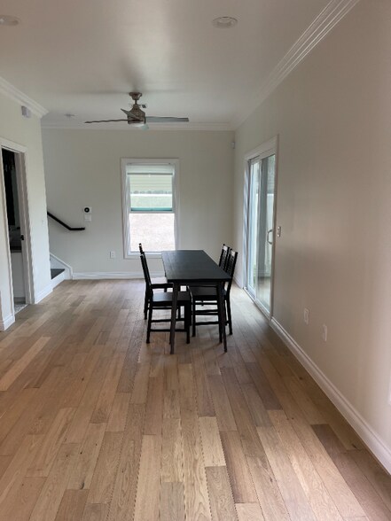 Building Photo - 203 S Meridith Ave