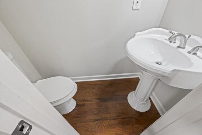 Building Photo - 2455 Pilgrim Rd