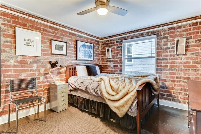 Building Photo - 24 Daniel St SE