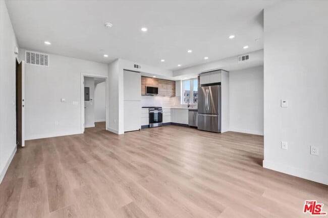 Building Photo - 8867 Alcott St