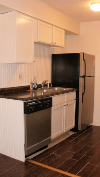 Stainless Appliances - 10150 E Virginia Ave