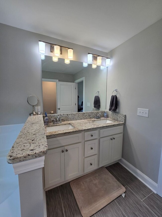 Building Photo - Rare find in Camden, SC - Gorgeous home on...