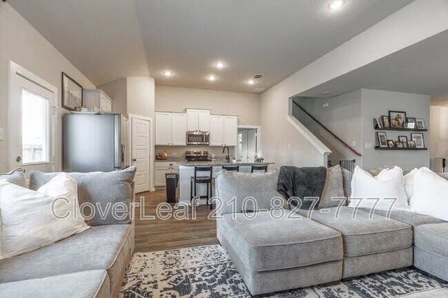 Building Photo - 709 Stonemanor Bay