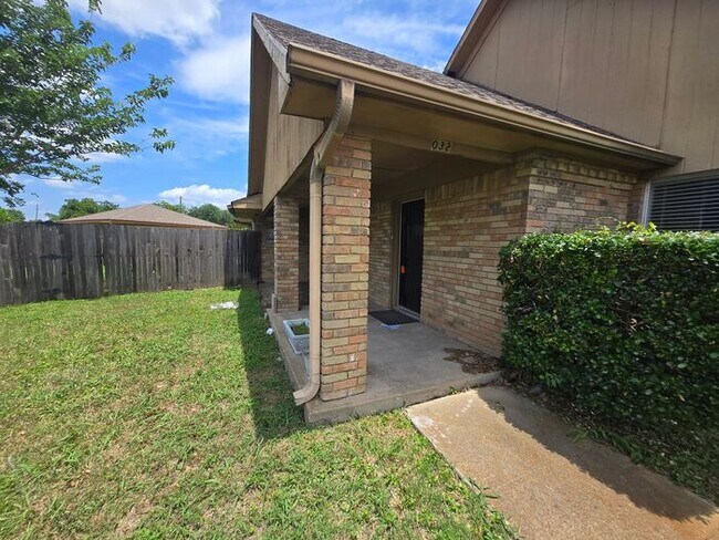 Building Photo - 10327 Bernardin Cir