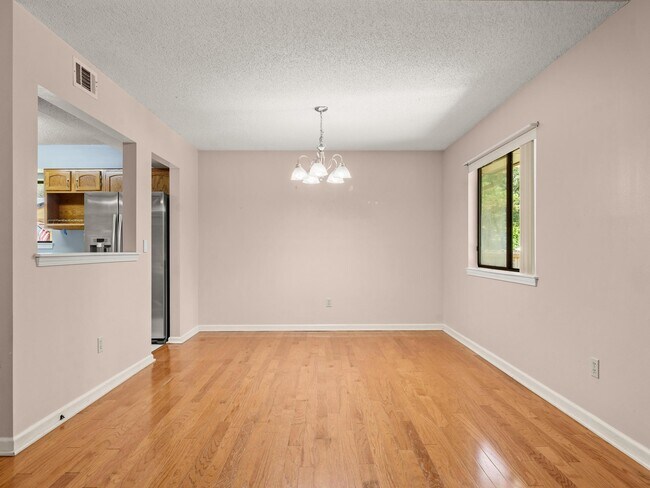 Building Photo - 339 Evergreen Ave